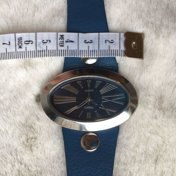 Blue oval retro quartz watch with silver tone case working condition 90s watch - Picture 3 of 7